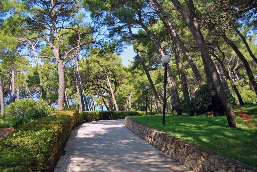 Prvomajska ponuda Brela – Bluesun Hotel Marina 4★ od 150 KM