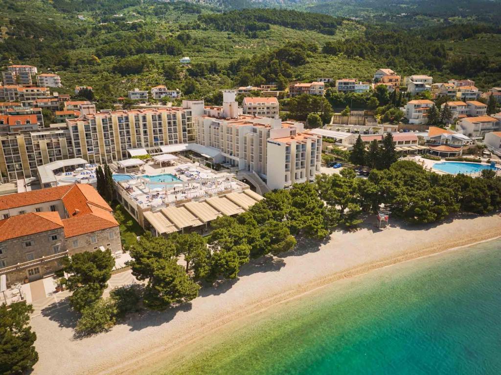 Prvomajska ponuda Tučepi – Bluesun Hotel Alga 4★ od 147 KM