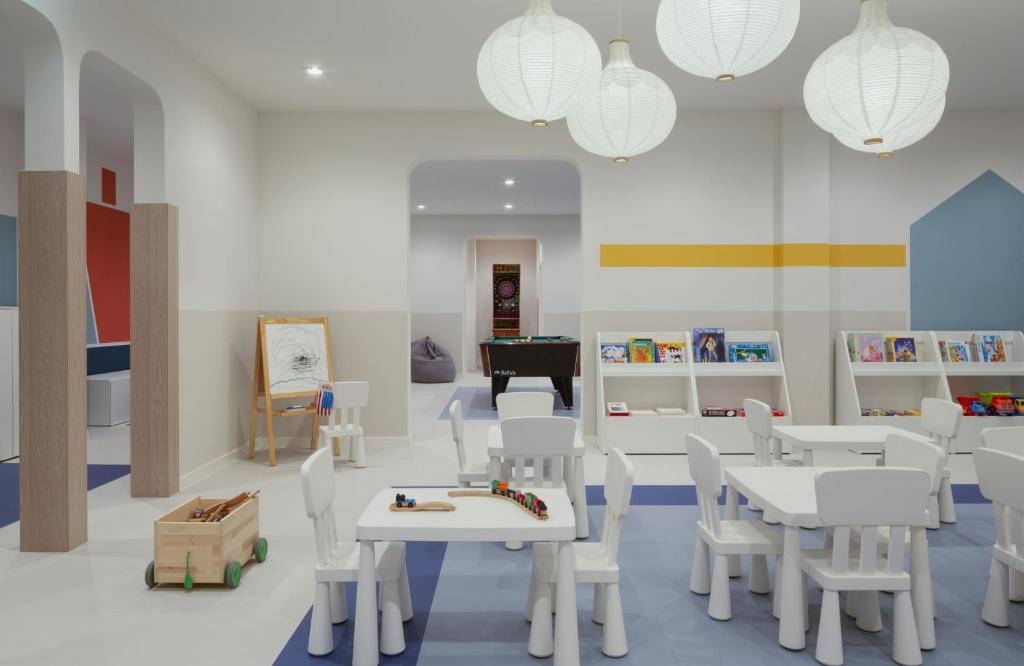 Prvomajska ponuda Brela – Bluesun Hotel Marina 4★ od 150 KM