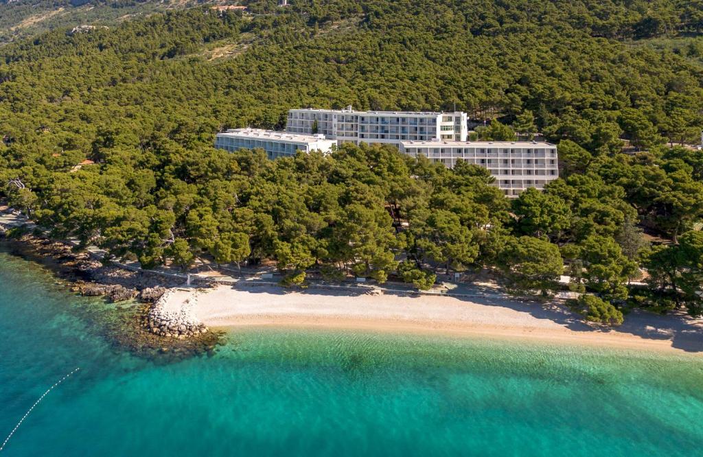 Prvomajska ponuda Brela – Bluesun Hotel Marina 4★ od 150 KM