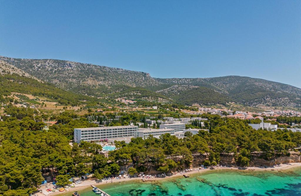 Prvi maj 2026 na Braču – Bluesun Hotel Elaphusa 4* već od 99 KM po osobi