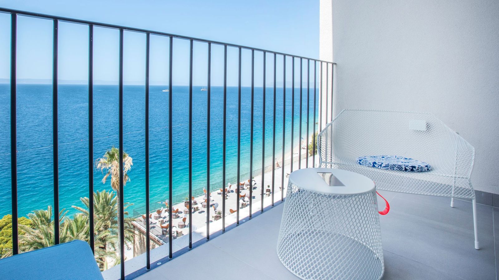 Prvi maj Tučepi 2026 – Bluesun Hotel Jadran polupansion | 3 noći od 799 KM za 2 osobe