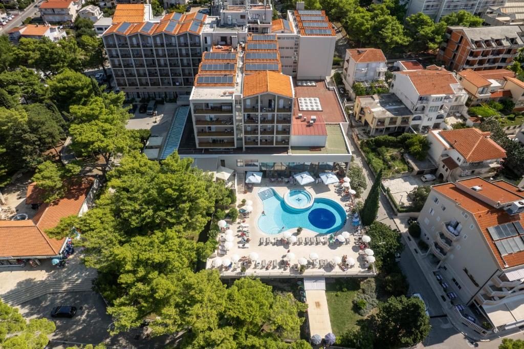 Proljeće u Baškoj Vodi – Hotel Horizont već od 92 KM po osobi (polupansion + wellness)