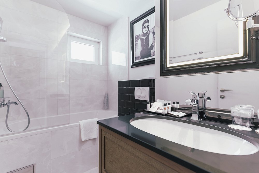 Prvi maj u Baškoj Vodi – Grand Hotel Slavia 4 već od 666 KM (polupansion + wellness)