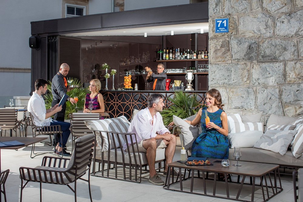 Prvi maj u Baškoj Vodi – Grand Hotel Slavia 4 već od 666 KM (polupansion + wellness)