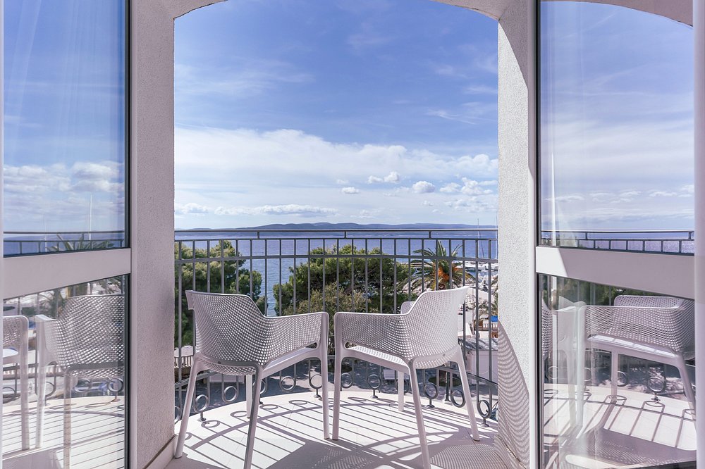 Prvi maj u Baškoj Vodi – Grand Hotel Slavia 4 već od 666 KM (polupansion + wellness)